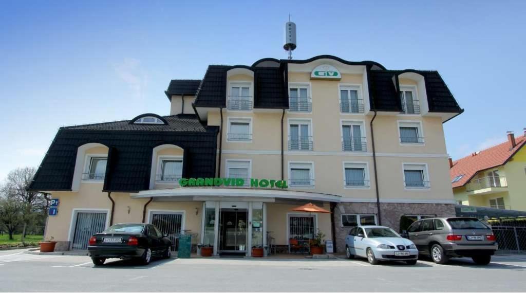 Grandvid Hotel Skofljica Exterior photo